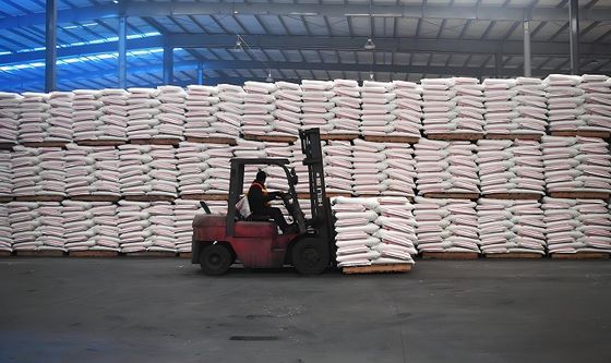 Чистый меламин порошок 99,9% чистота доверенная вьетнамским химическим меламин туалетный стул