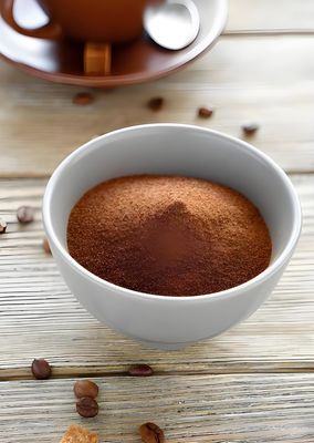 Производственный поставщик меламина промышленного класса 99,8% чистота Китай коричневая цветовая смола CAS 108-78-1